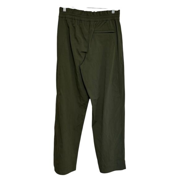 Athleta Trekkie High Rise Parachute Pants in Aspen Olive - Size 6 - Picture 5 of 9